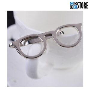 Moodsad hõbedased prillid rõiva või lipsunõelaks