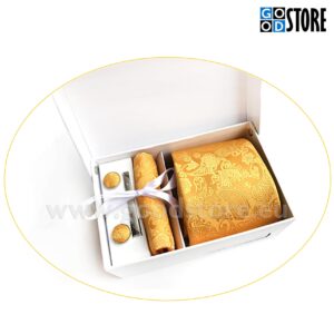 Kinkekarp lipsu, mansetinööpide, lipsunõela ja rinnataskurätikuga, kollane