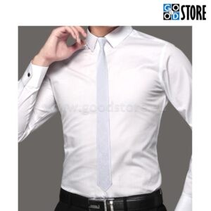 Kitsas lips, õrnalt helkiv hõbedane ja kerge mustriga, stiilne!