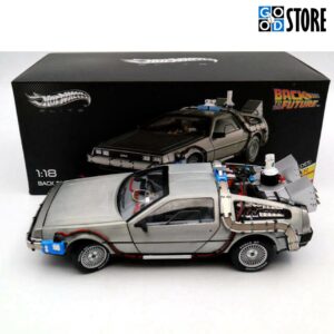 DeLorean "Tagasi tulevikku ajamasin" M1985 skaalas 1:18